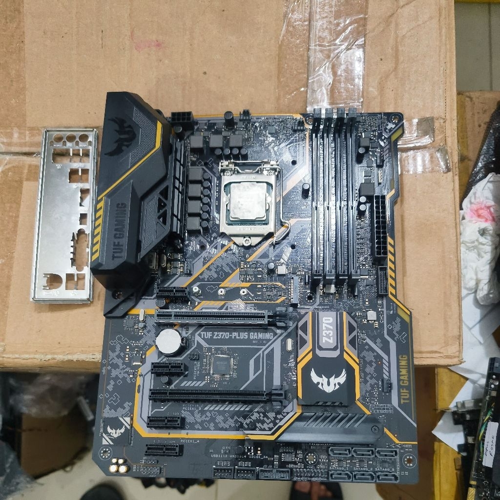 mainboard Asus tuf gaming z370 ddr4 procsesor core i7-8700