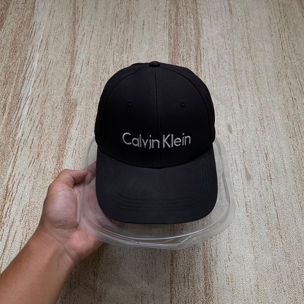 Topi ck hitam