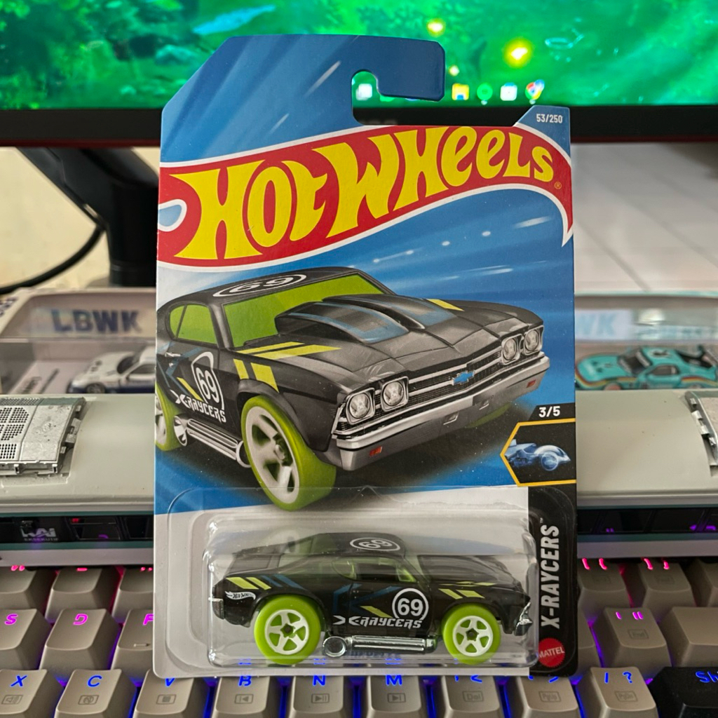 HOT WHEELS 69 CHEVELLE