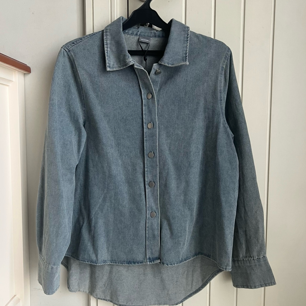 (BRAND NEW) This Is April Denim Jacket Washed Blue