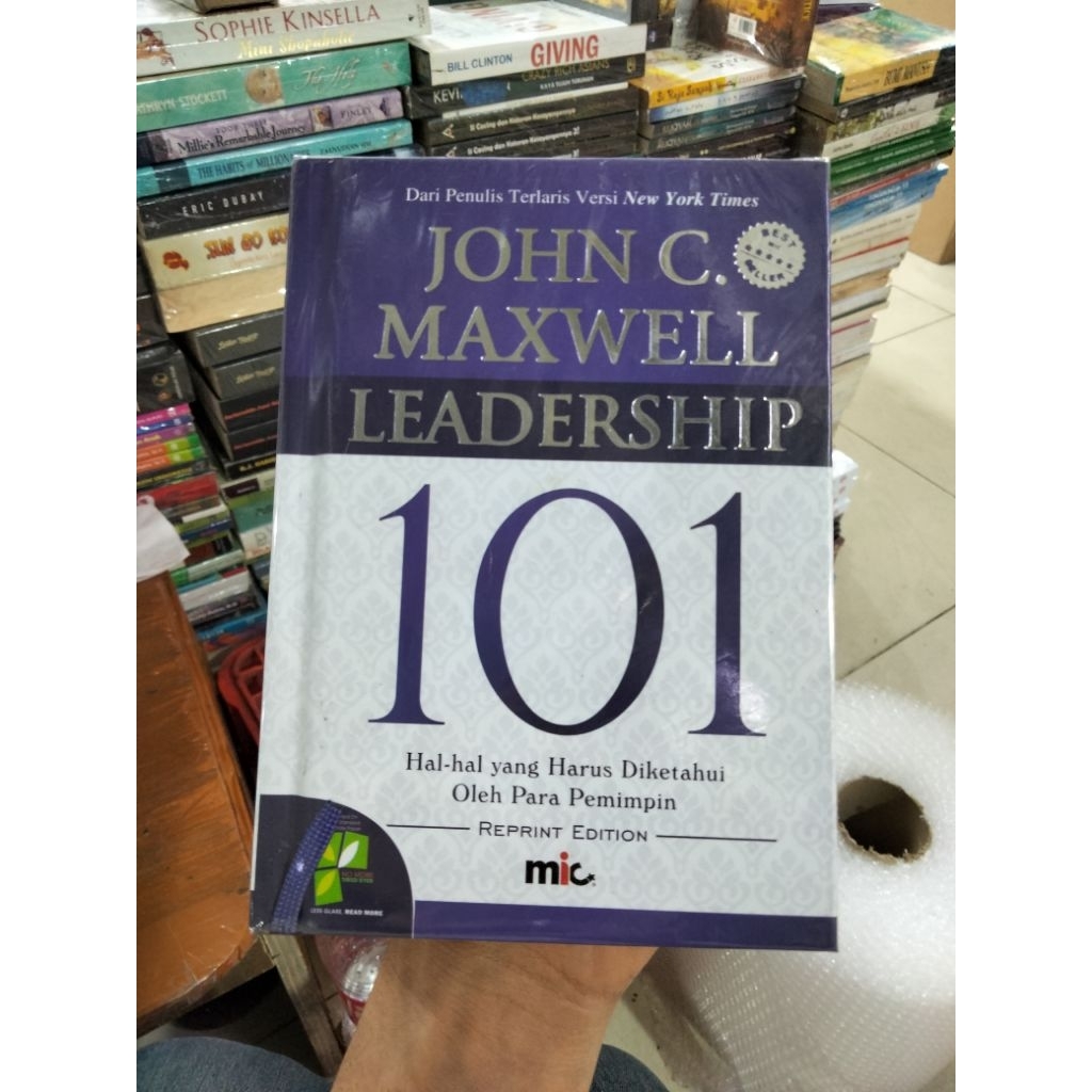 Buku Original John C Maxwell leadership 101 hal hal yang harus diketahui oleh para pemimpin