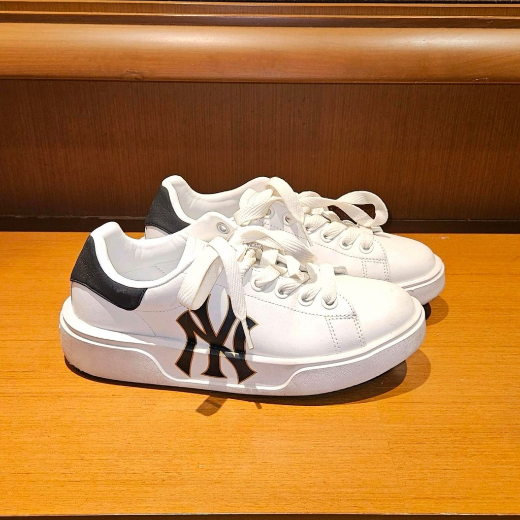 MLB New York Yankees Chunky Classic Sneakers
