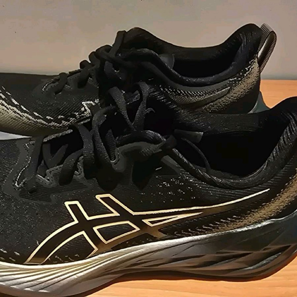 ASICS NOVABLAST 4 PLATINUM