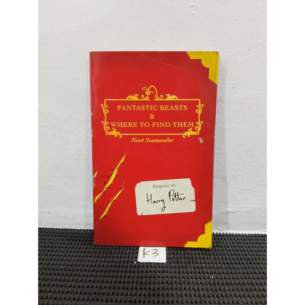 FANTASTIC BEASTS AND WHERE TO FIND THEM • NEW SCAMANDER