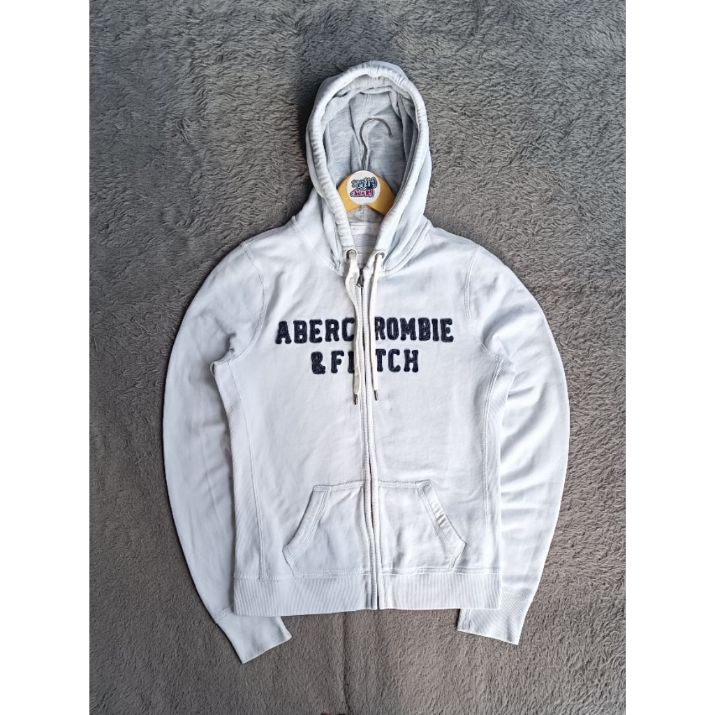 Abercrombie putih