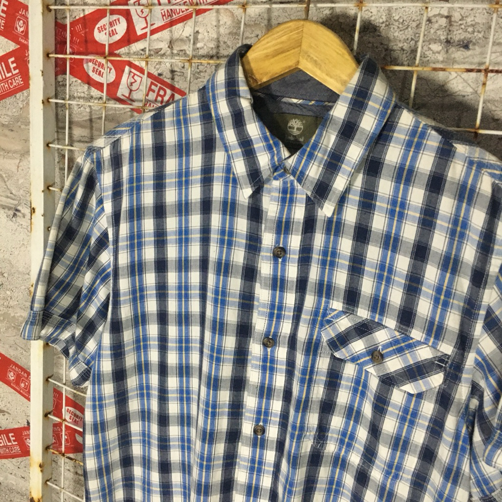 Kemeja Branded Pria Motif Kotak Kotak Second . 00556