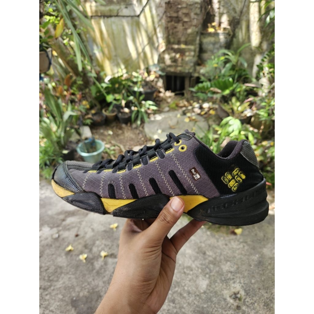 sepatu outdor gunung trail run columbya