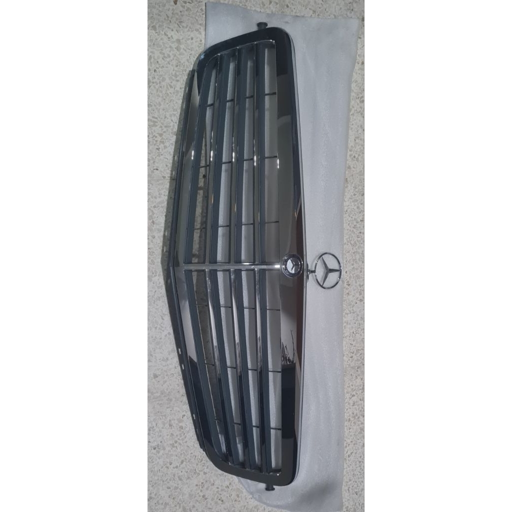 grill original mercedes benz c200 W204