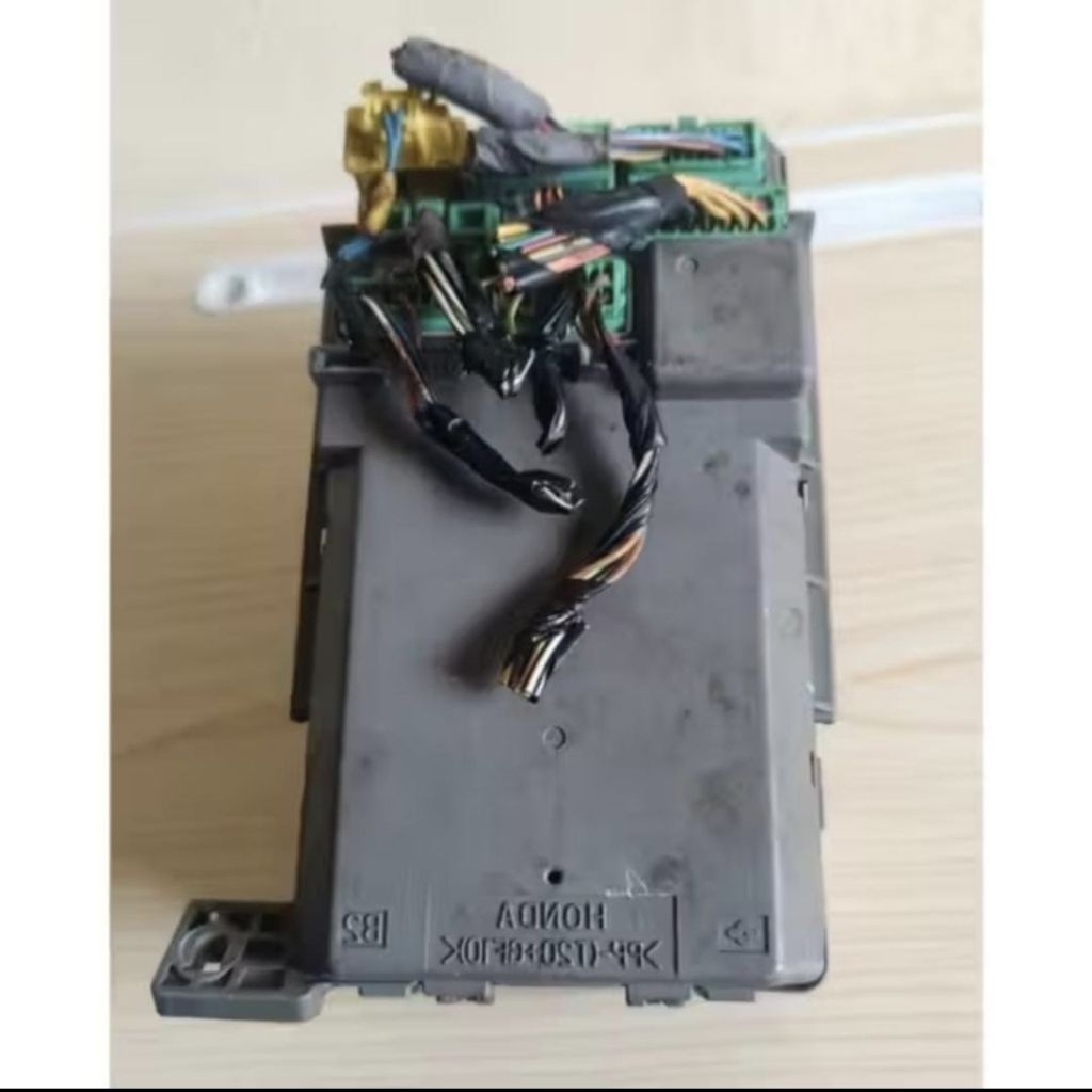 fuse box - boks skring dalam honda crv gen2