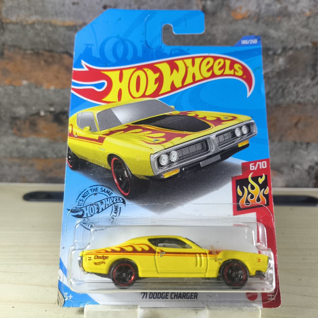 Hot Wheels '71 Dodge Charger - Reguler Card