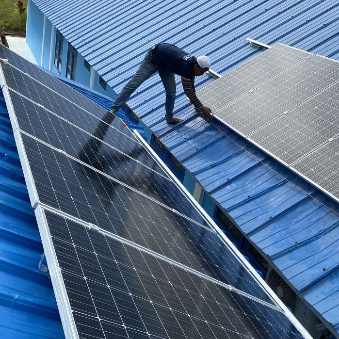 Paket PLTS Off grid 400 WP Menghasilkan 1.600 Watt/hari