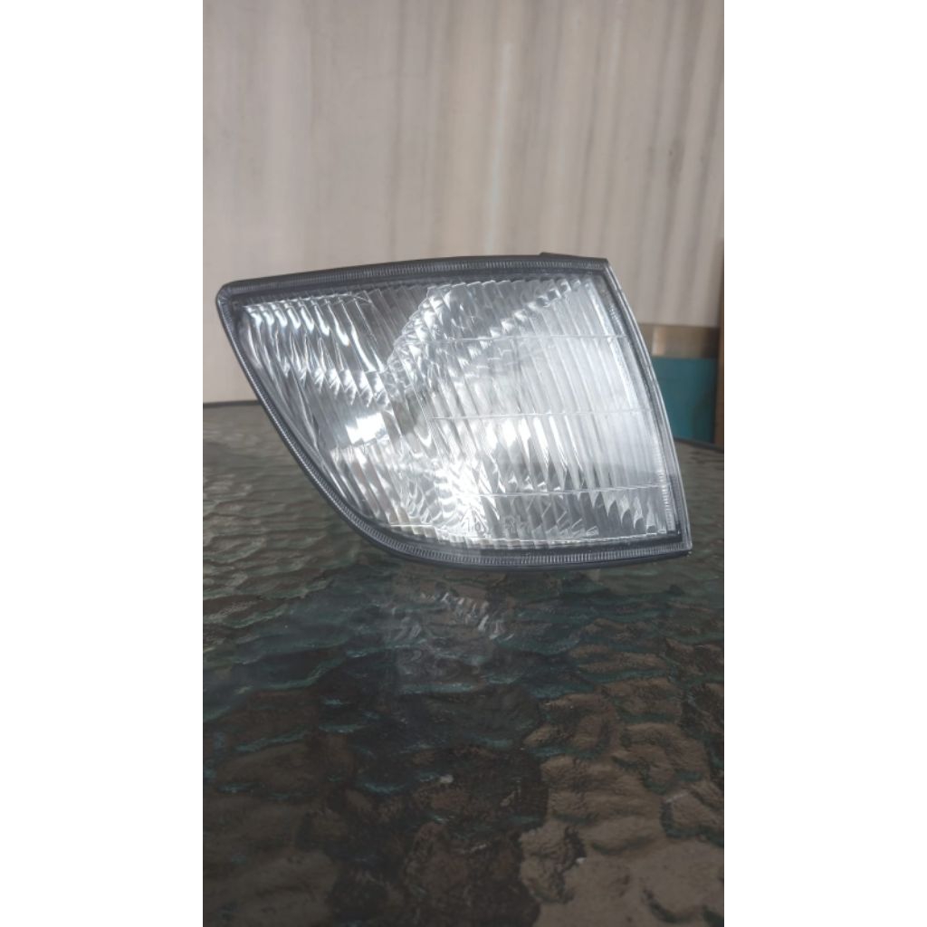 lampu sein depan Isuzu panther touring bagian sisi kiri tahun 2008_2010_2013