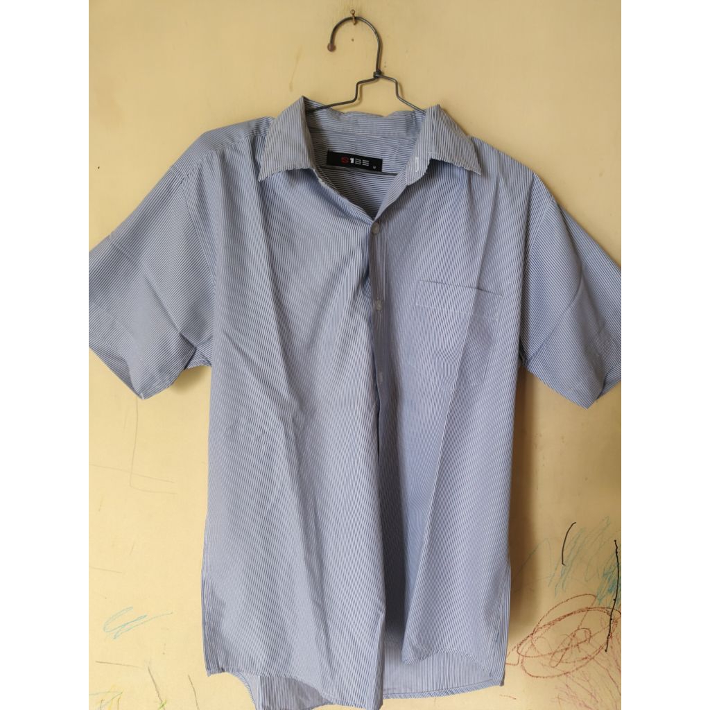 Preloved kemeja pria motif garis