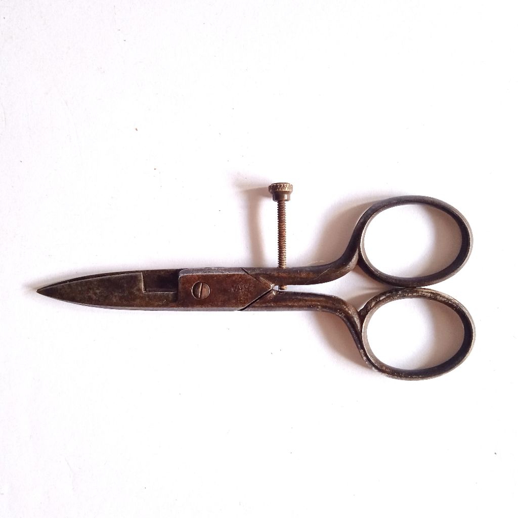 Antik Gunting Lubang Kancing Tua Marking SOLINGEN Germany 1930's Utuh Tajam Kuno