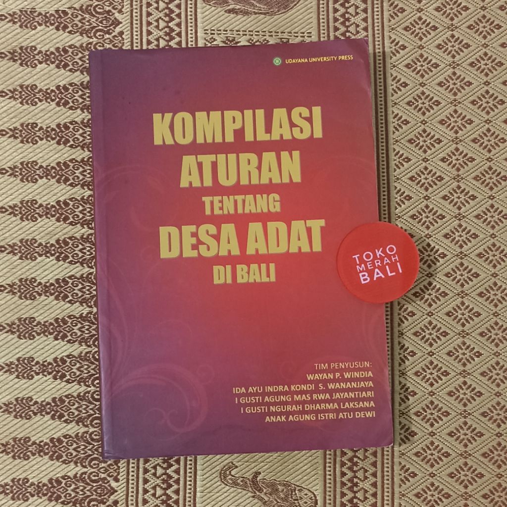 Buku Hukum Desa Adat Bali