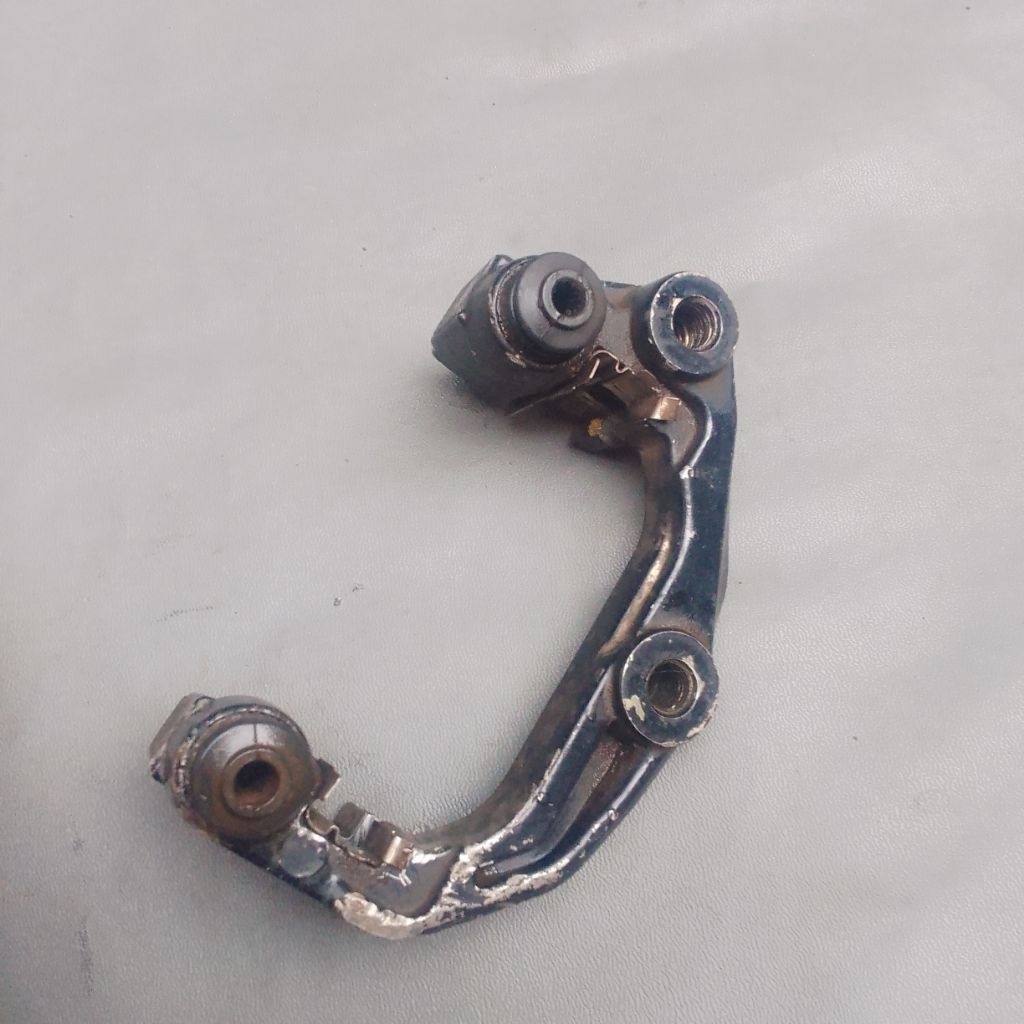 breket kaliper rem cakram depan standar yamaha rx king new F1Zr Vega r lama jupiter z scorpio origin