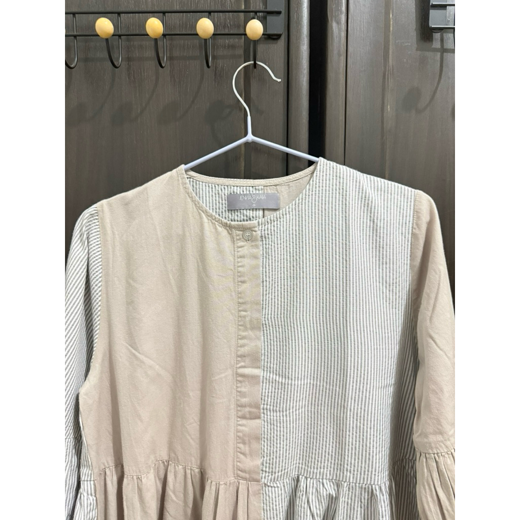 PRELOVED JENNA AND KAIA