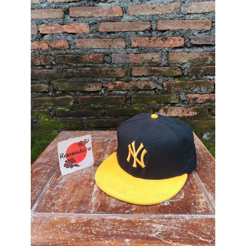 topi new era 7 1/4 x mlb ny yankees