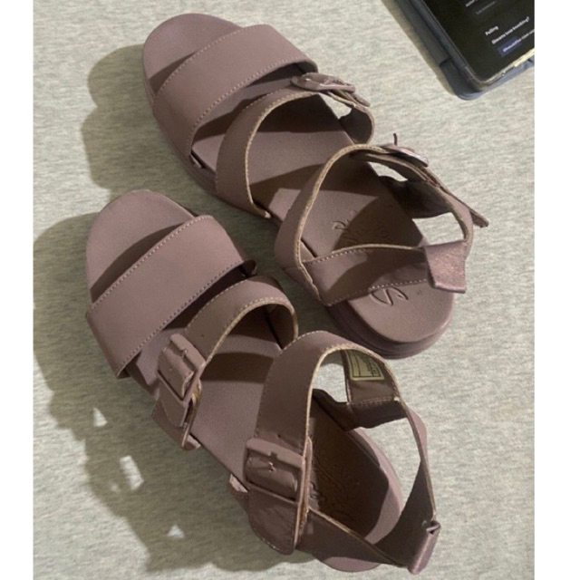 Sepatu Skechers D’lux women sandals
