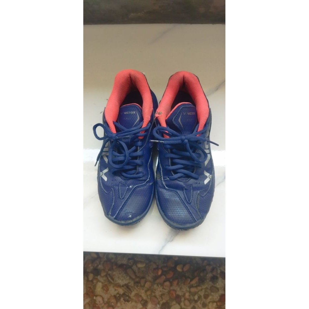 sepatu badminton victor size 38 preloved