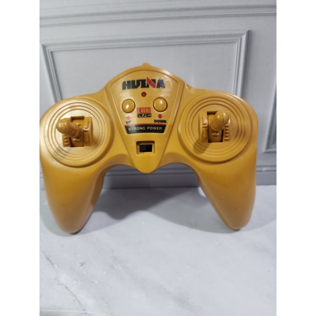 Prat Huina 2.4GHz Remote Control Bulldozer