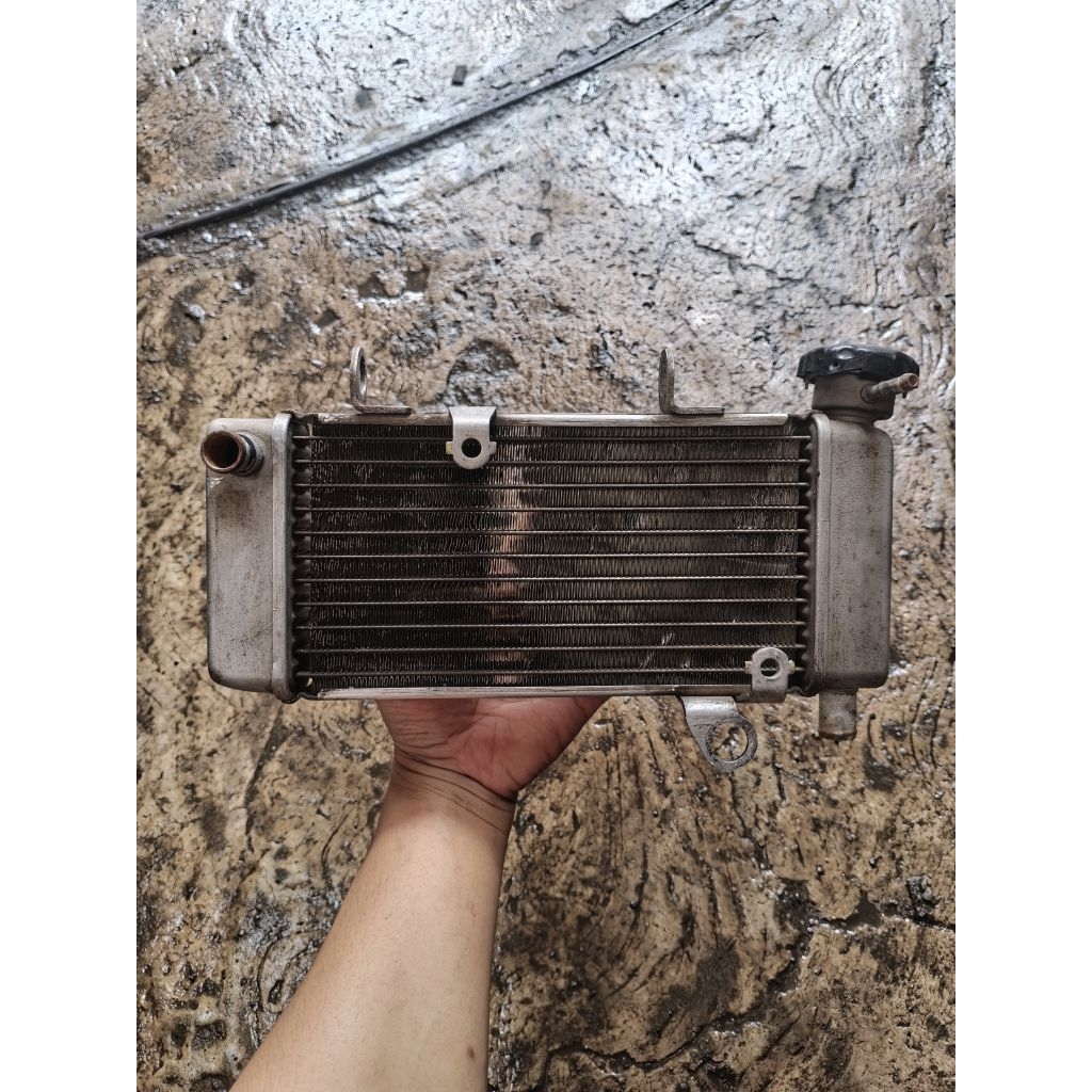 Radiator CBR 150R OLD. CB 150R OLD original copotan