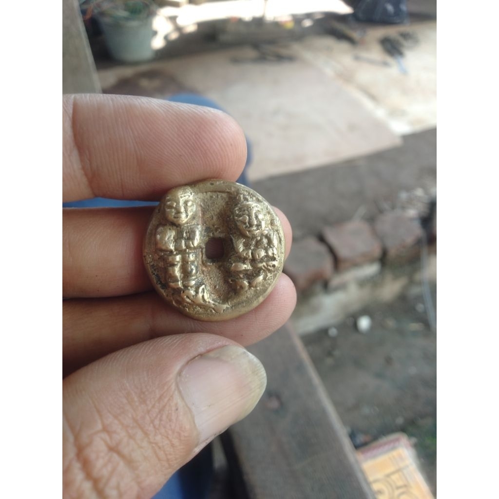 pis bolong budha teratai lawas