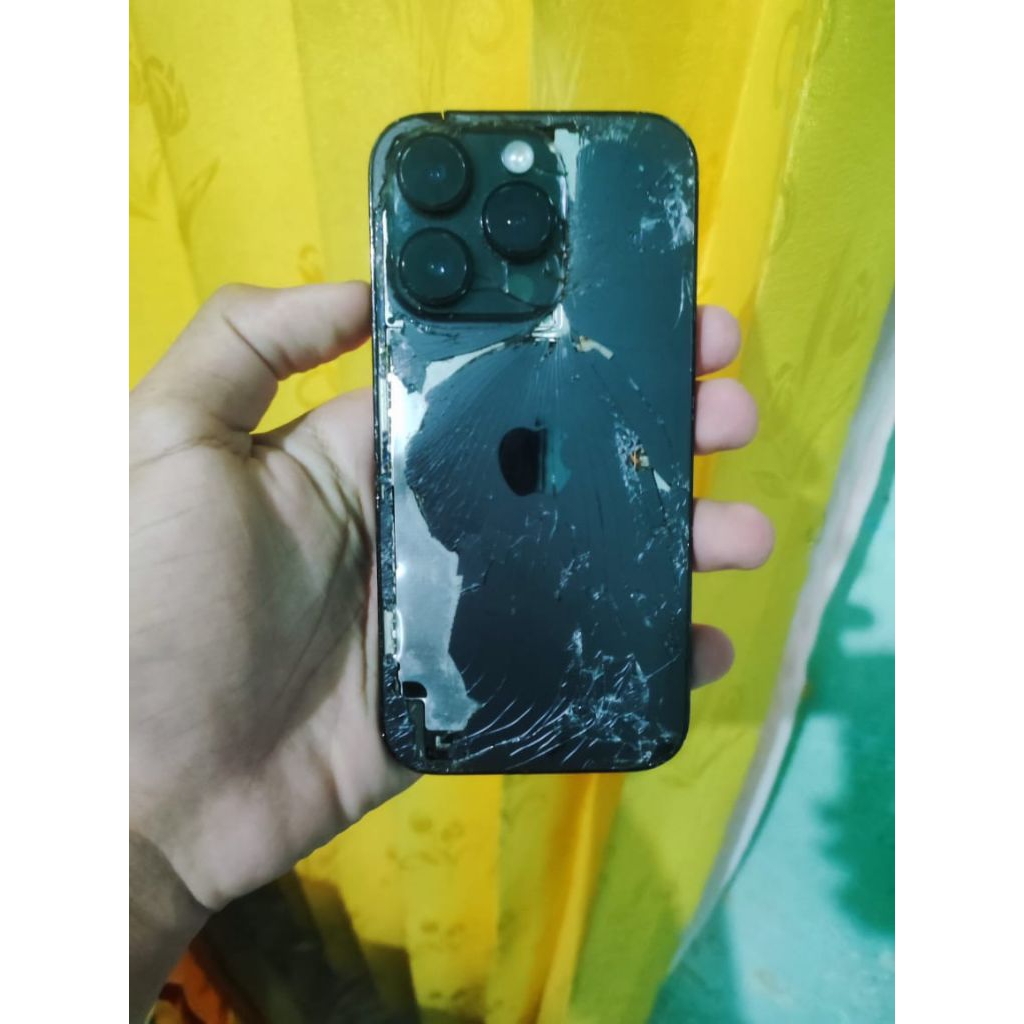 iphone 11promax/256 lock iCloud, dan retak