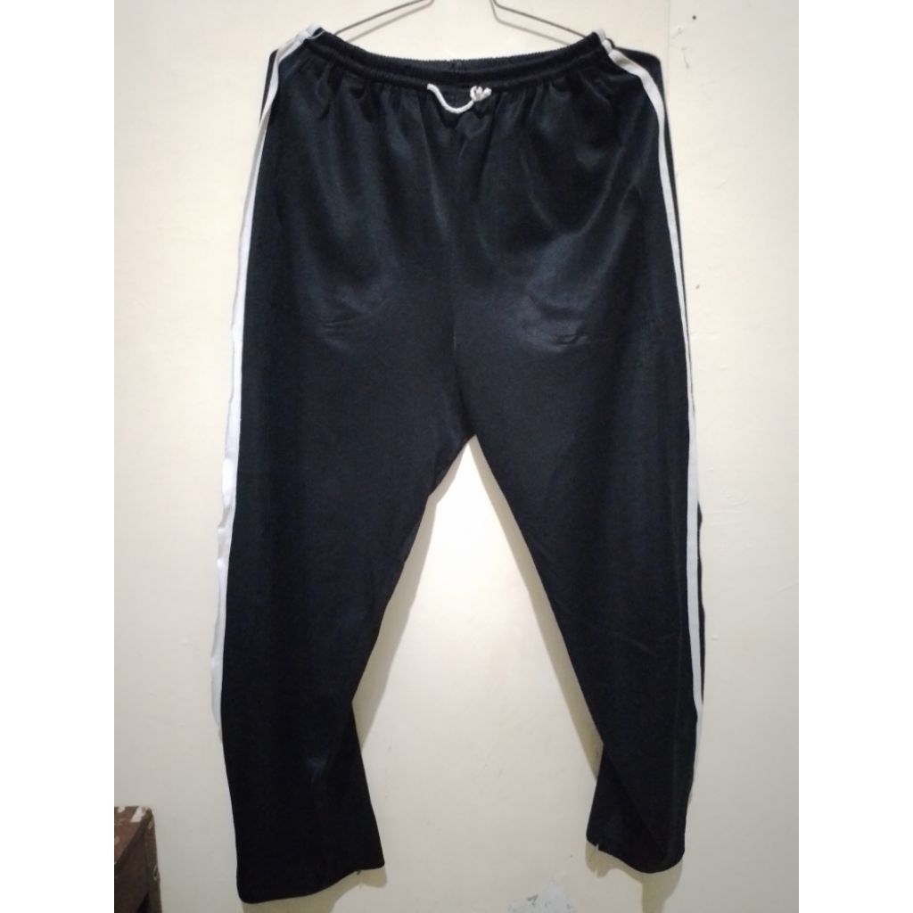 preloved celana olahraga