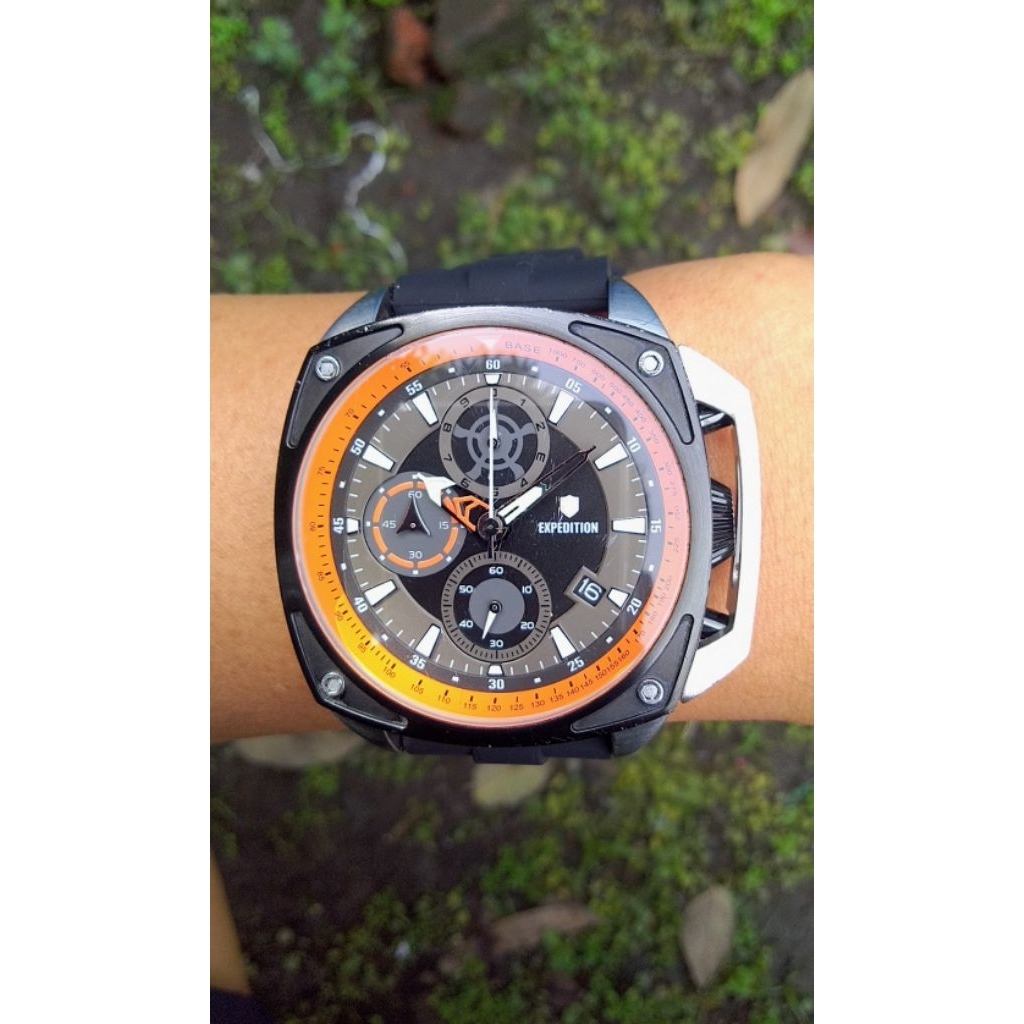 Expedition 6646 MC chronograph