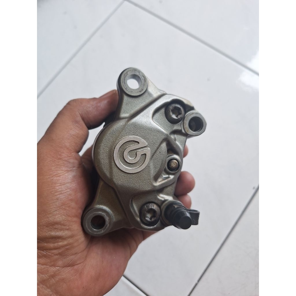 Kaliper Brembo 2 piston 1 pin (bekas)