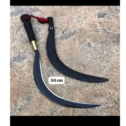 Arit Madura si Hitam Manis lengkap sama sarung kulitnya