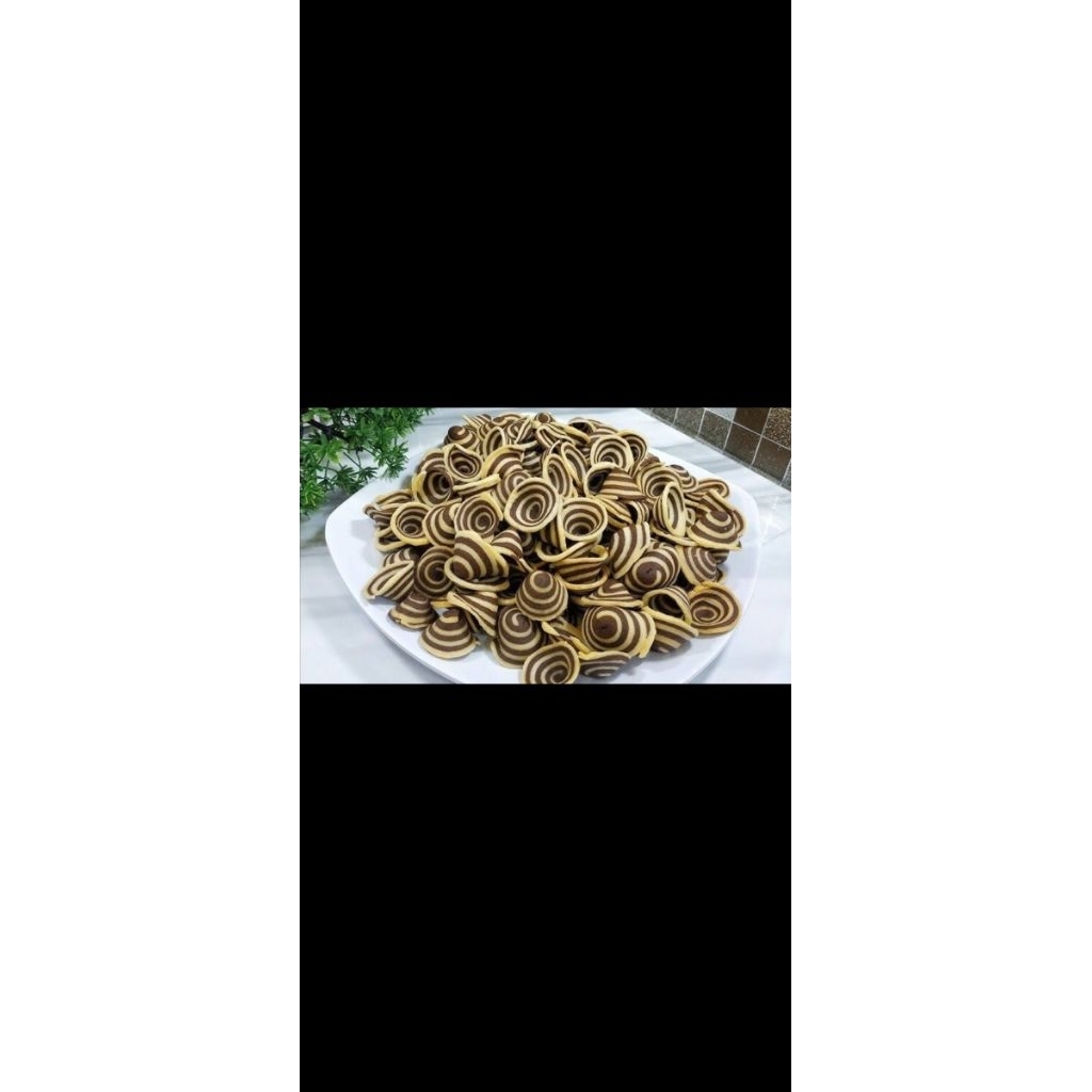 jajan lebaran. kuping gajah rasa coklat enak gurih enak manis