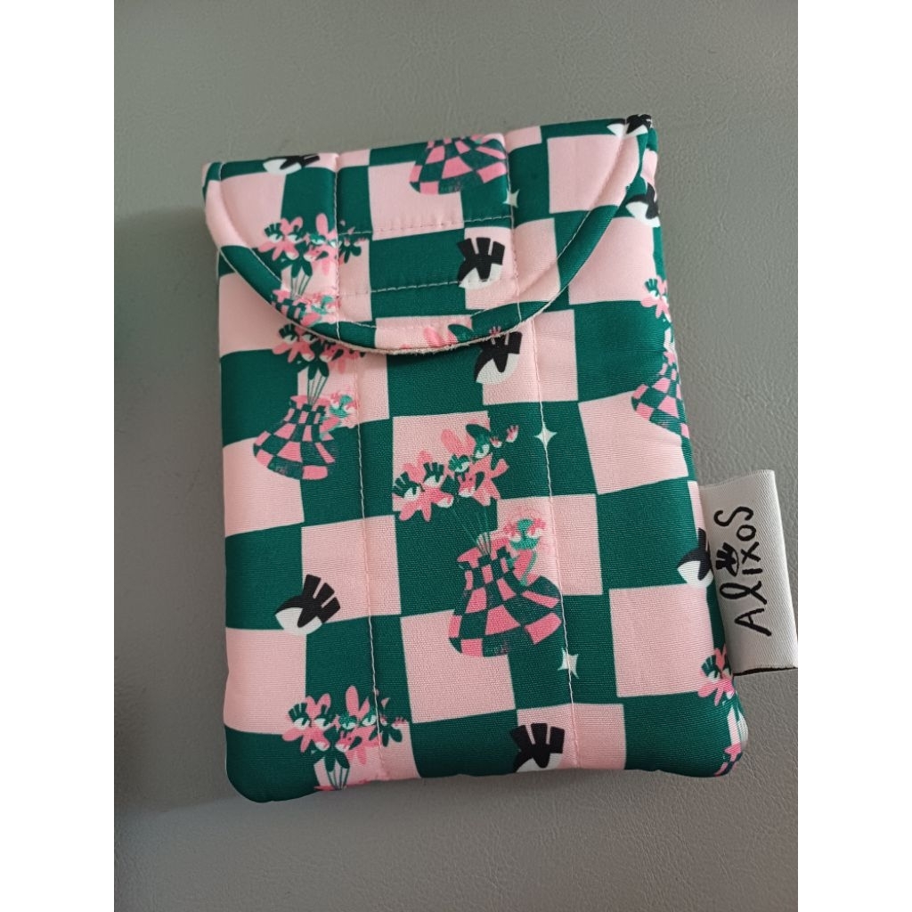 pouch kindle preloved