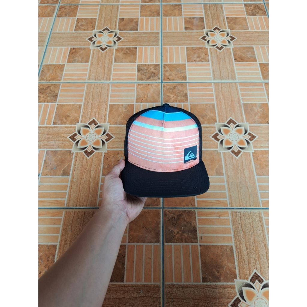 TOPI QUICKSILVER TRUCKER