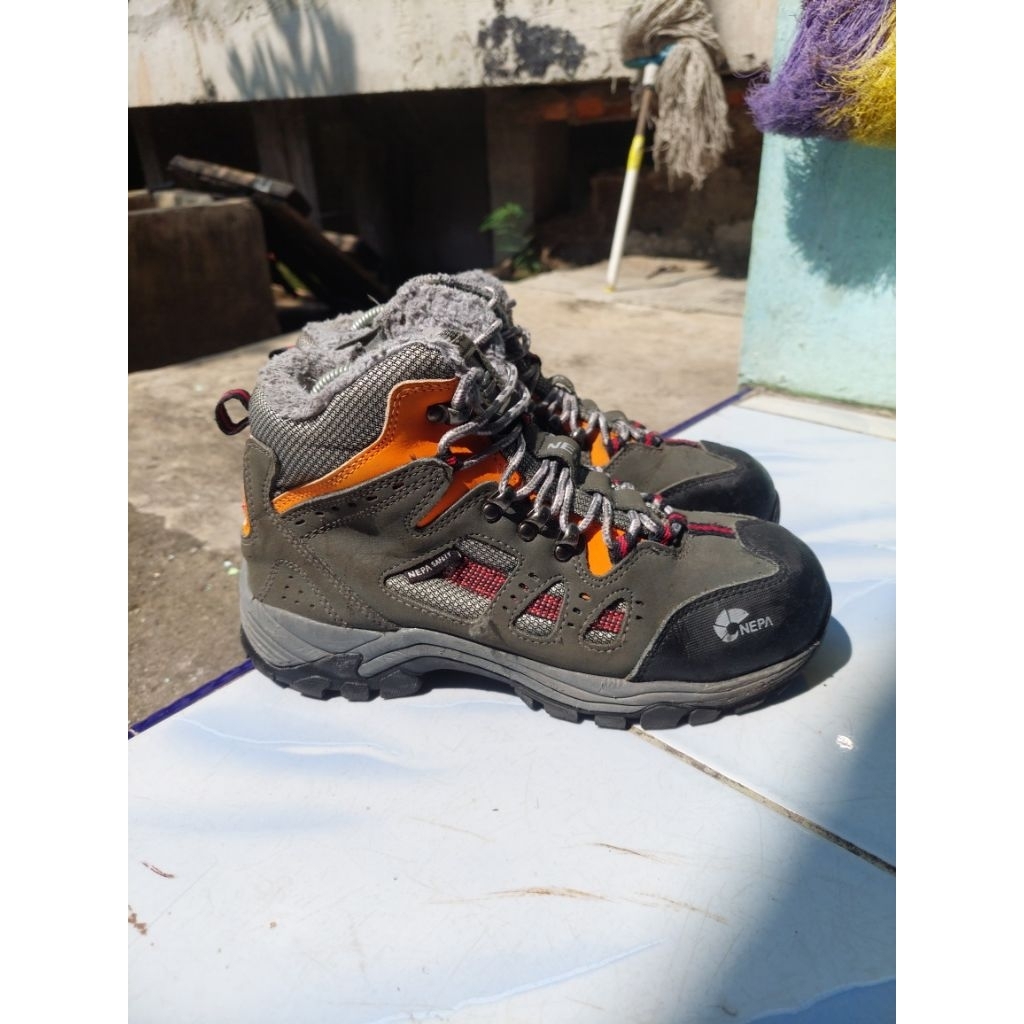 nepa safety sepatu outdoor lapangan