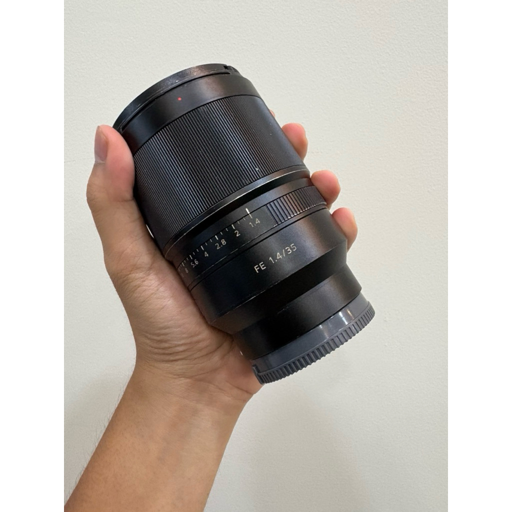 SONY 35MM F1.4 ZEISS