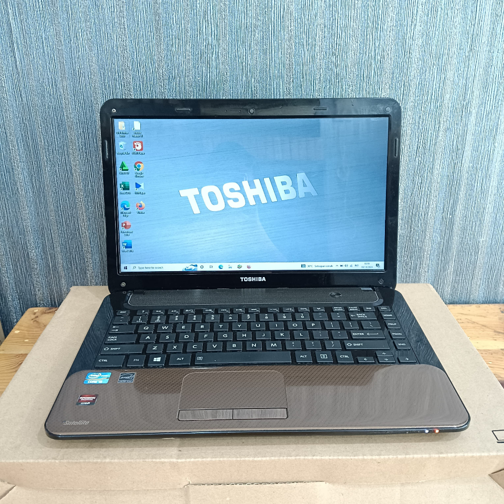 Laptop Toshiba Satelite M480, Core i5 - 3210M, Ram 8/256Gb, Cantik, Lengkap, Brown