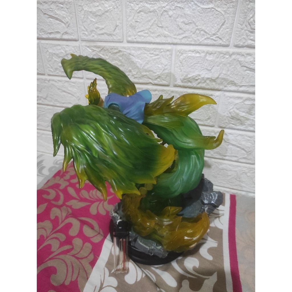 action figure marco one Piece