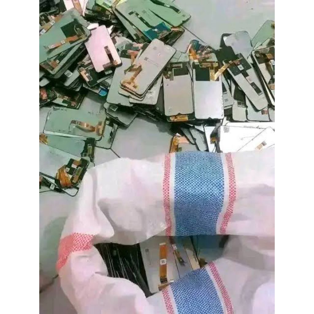 lcd bekas rusak