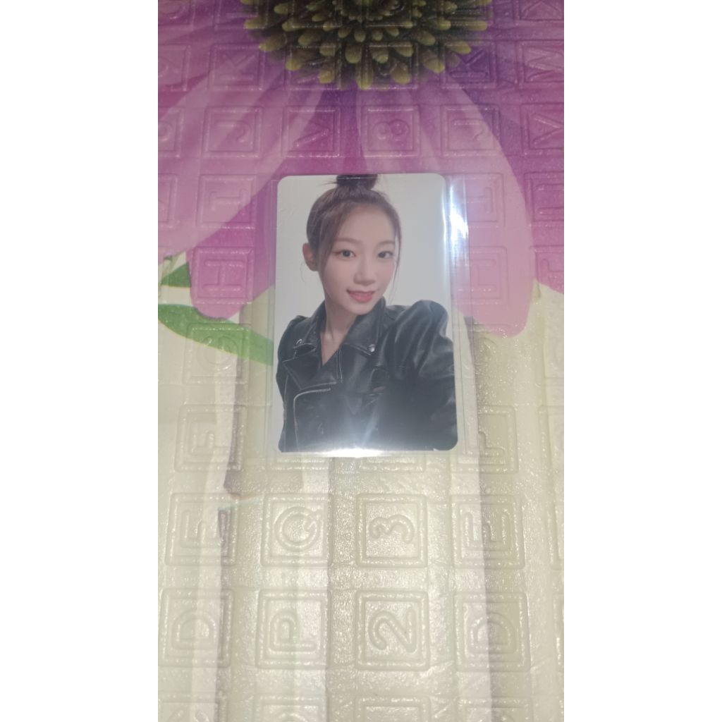 KAZUHA TOU PHOTOCARD FEARLESS OFFICIAL