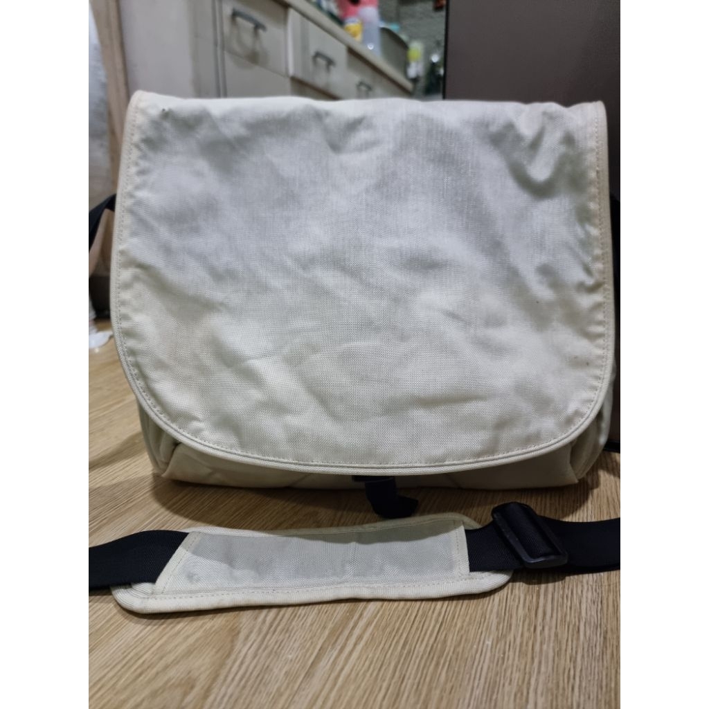 Preloved tas selempang besar by IKEA