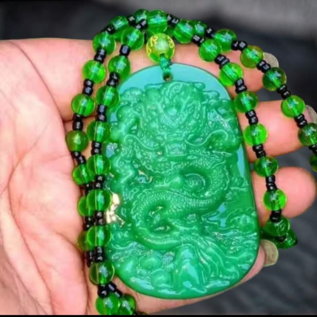 Kalung Bandul Batu Giok Motif Naga Natural