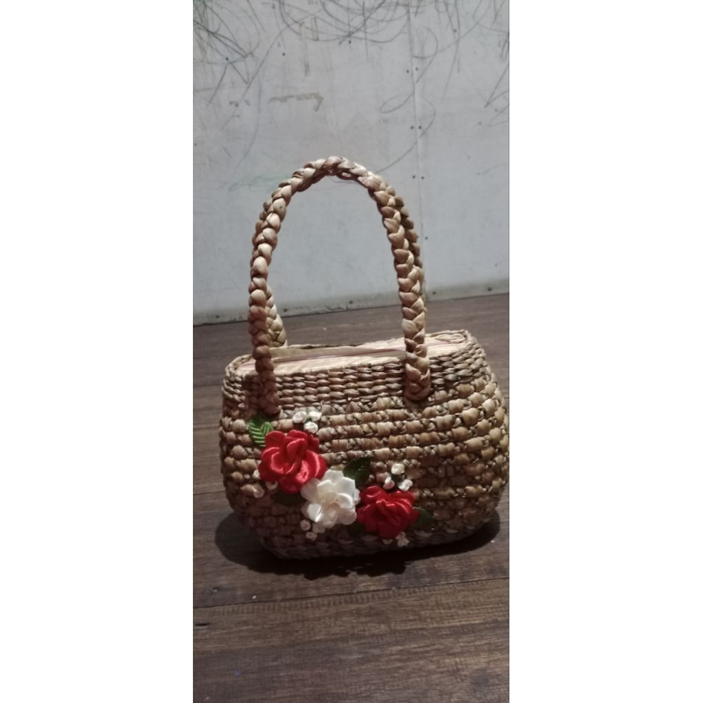 Tas Kreasi Enceng Gondok Oleh Oleh Kerajinan Handmade Souvenir Daerah Kalimantan