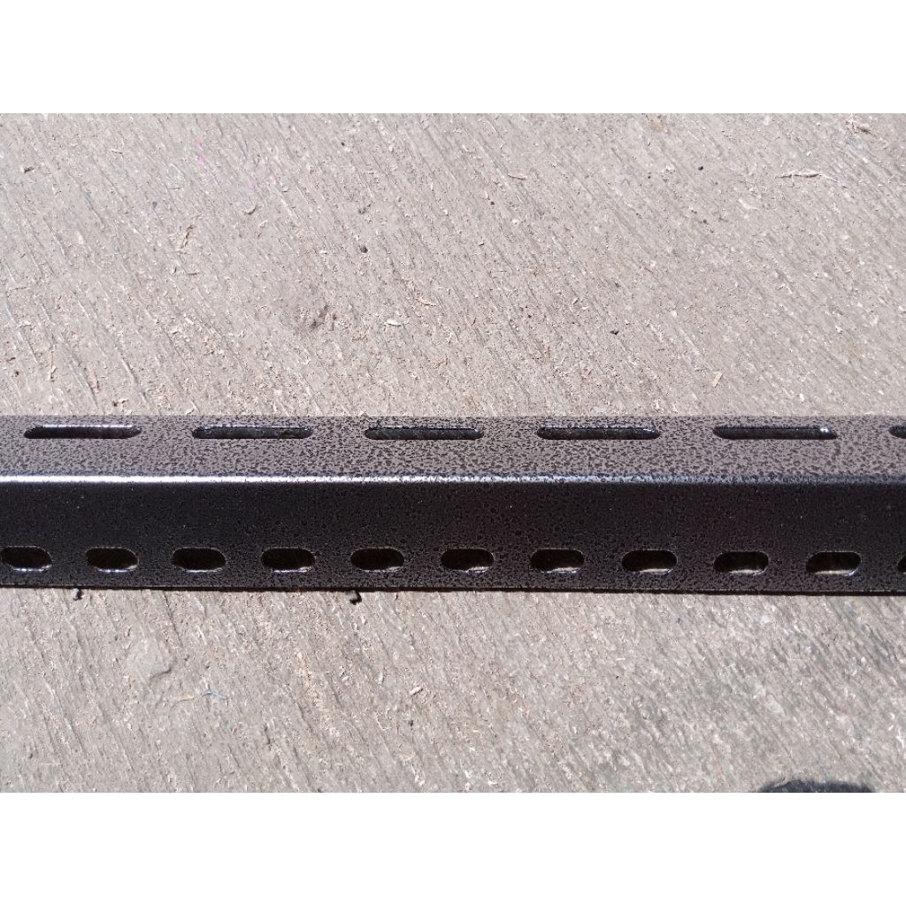 besi siku lubang L 70cm