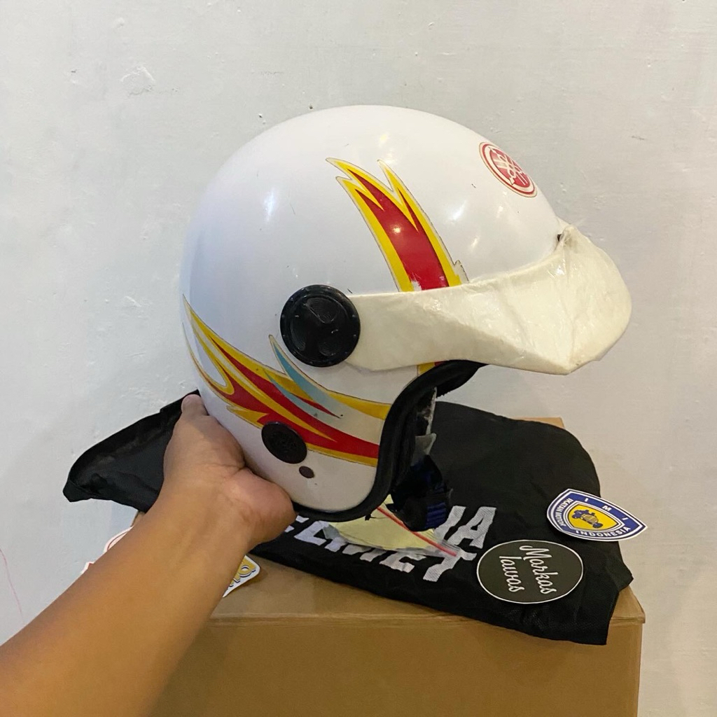 HELM YAMAHA JADUL API PUTIH ORIGINAL SECOND