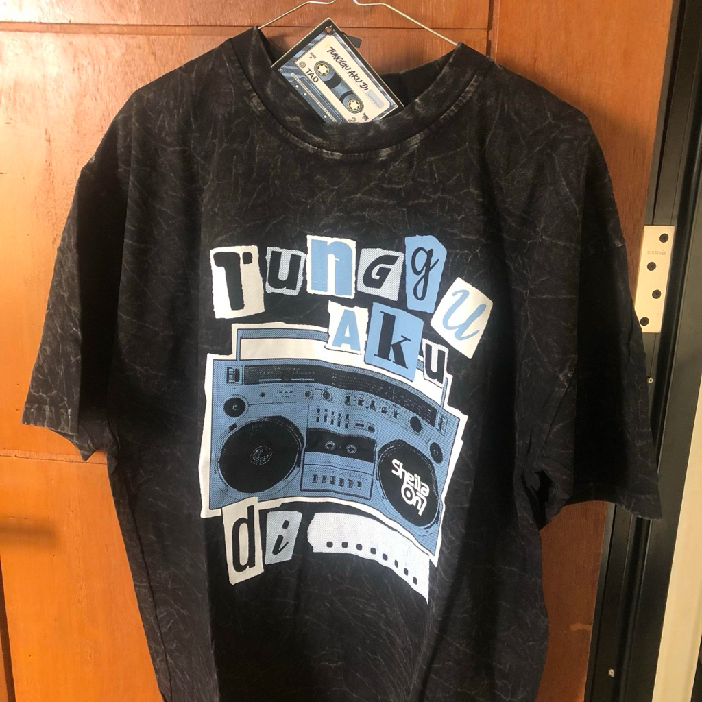 KAOS SHEILA ON 7 TUNGGU AKU DI TOUR ORIGINAL