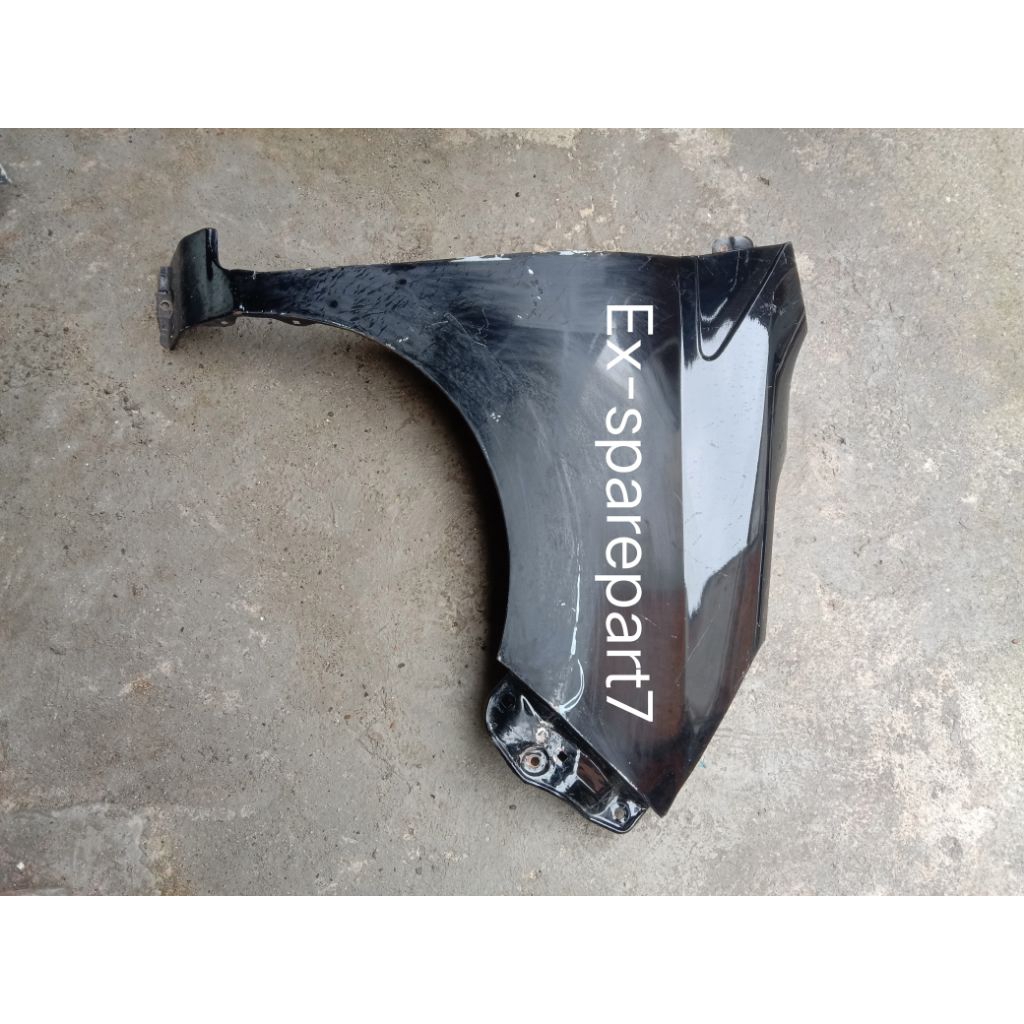 Fender calya sigra kanan bekas original