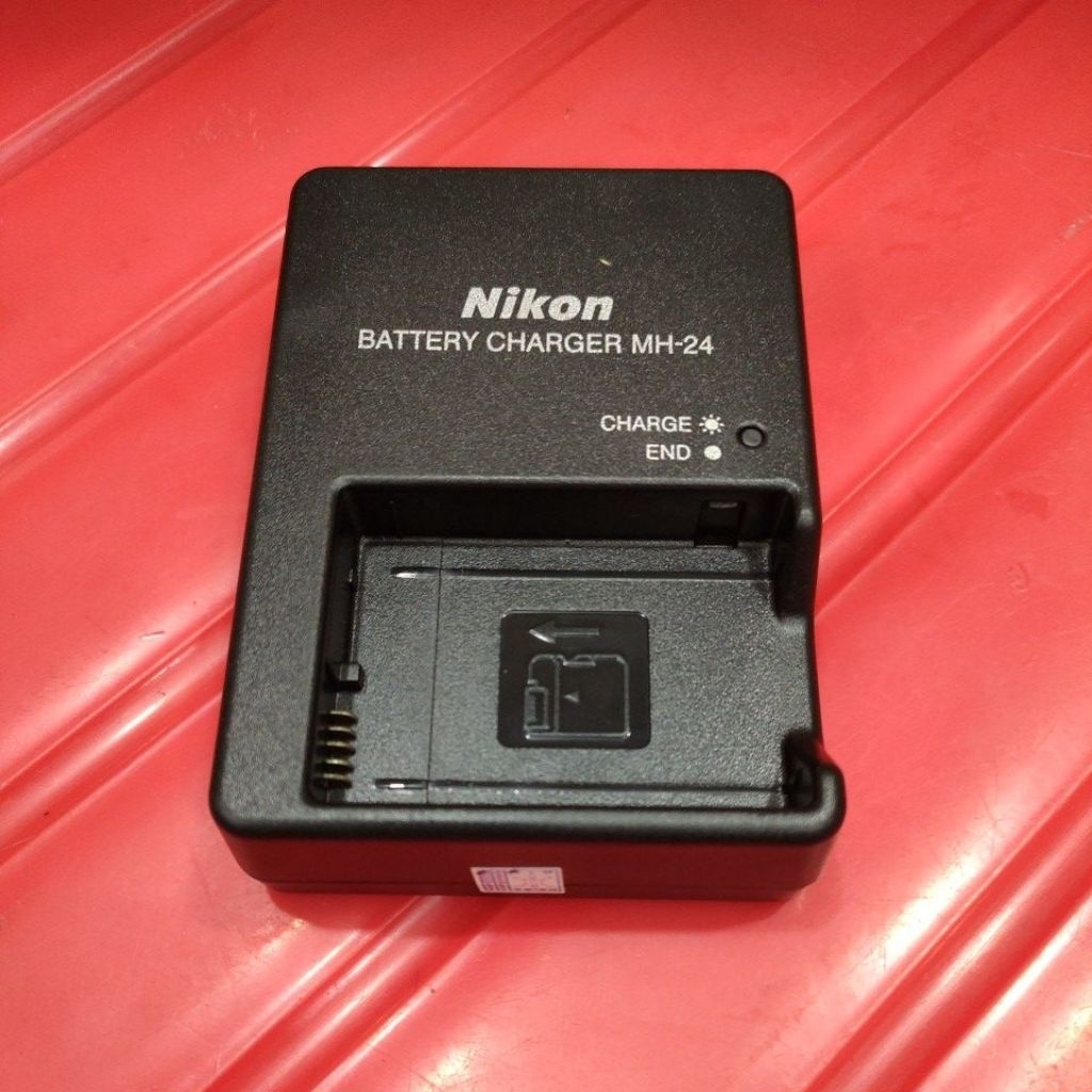 charger Nikon MH-24
