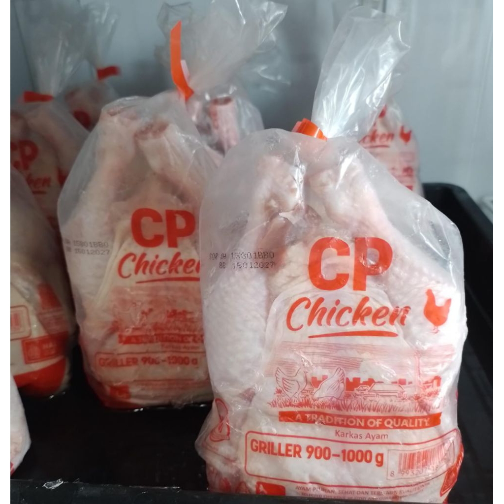 AYAM UTUH CP 900-1000GRAM AYAM UTUH POTONG CP AYAM BROILER CP AYAM UTUH FIESTA WHOLE CHICKEN GRILLER